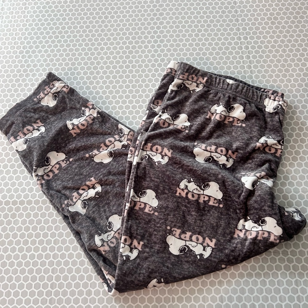 Snoopy Gray & Pink Plush PJ Bottoms

Size XXL